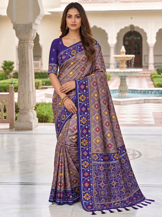 Women's Patola Silk Saree With Unstitched Blouse Piece