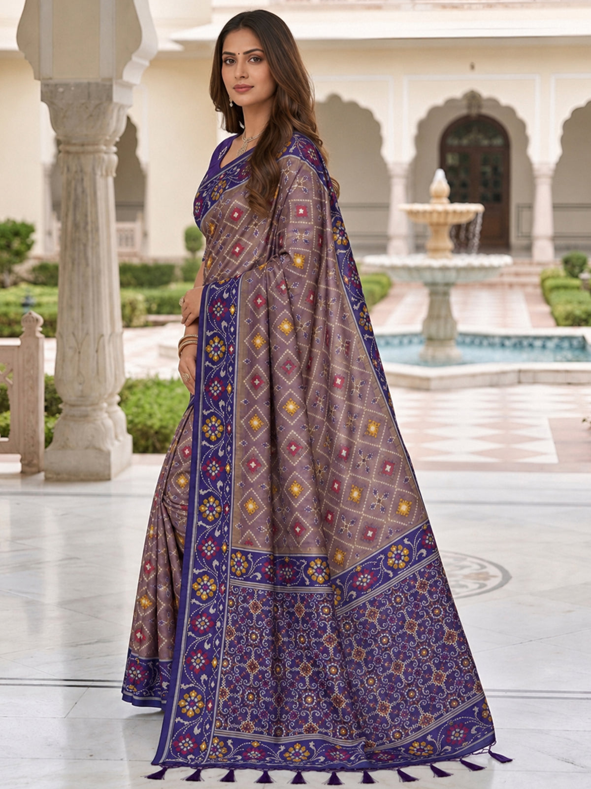 Women's Patola Silk Saree With Unstitched Blouse Piece