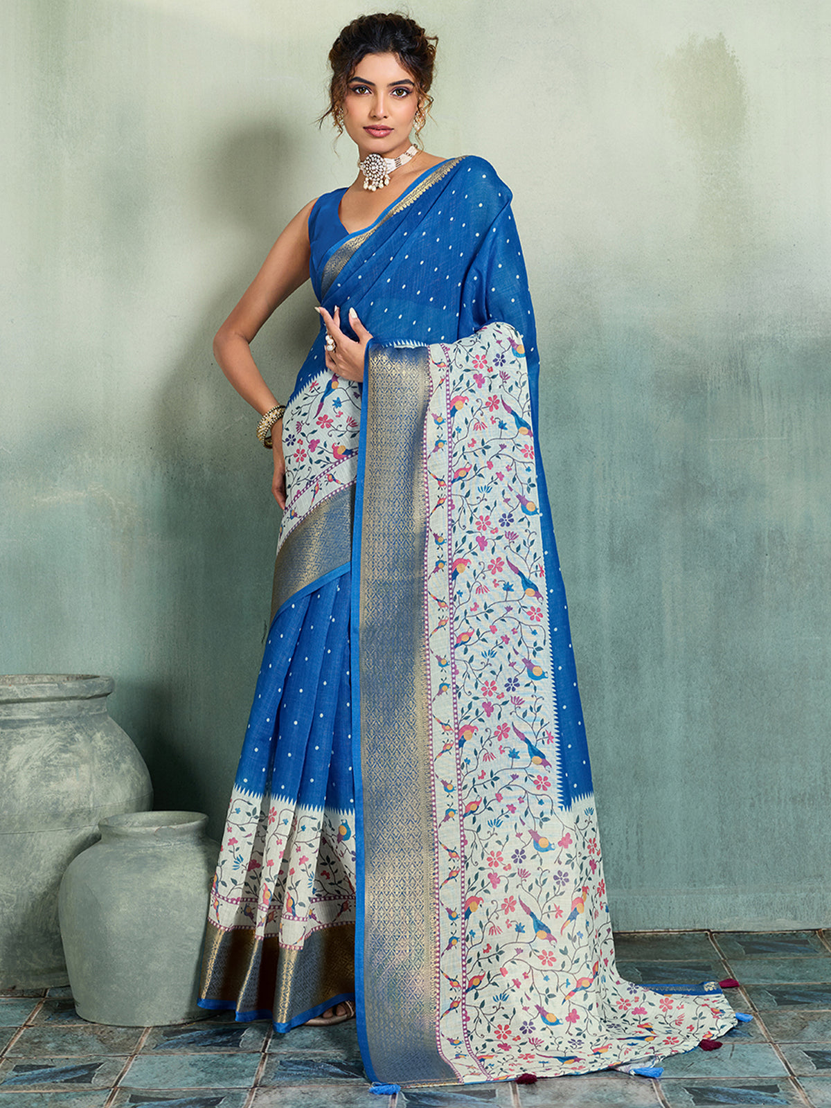 Women's Linen Printed Saree With Unstitched Blouse Piece