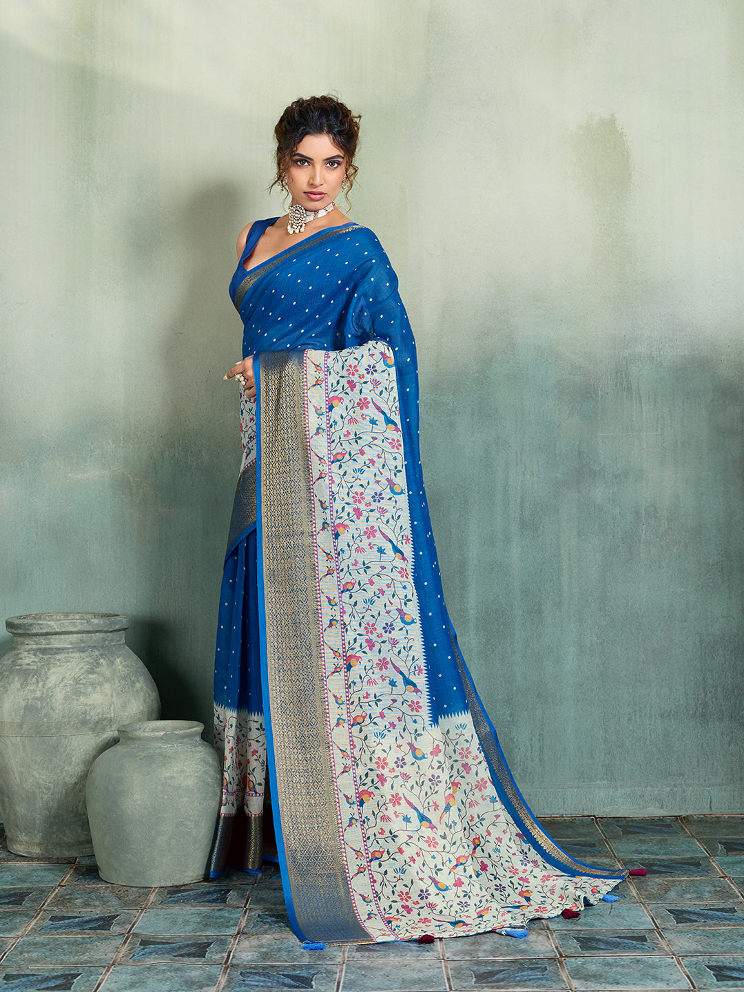 Women's Linen Printed Saree With Unstitched Blouse Piece
