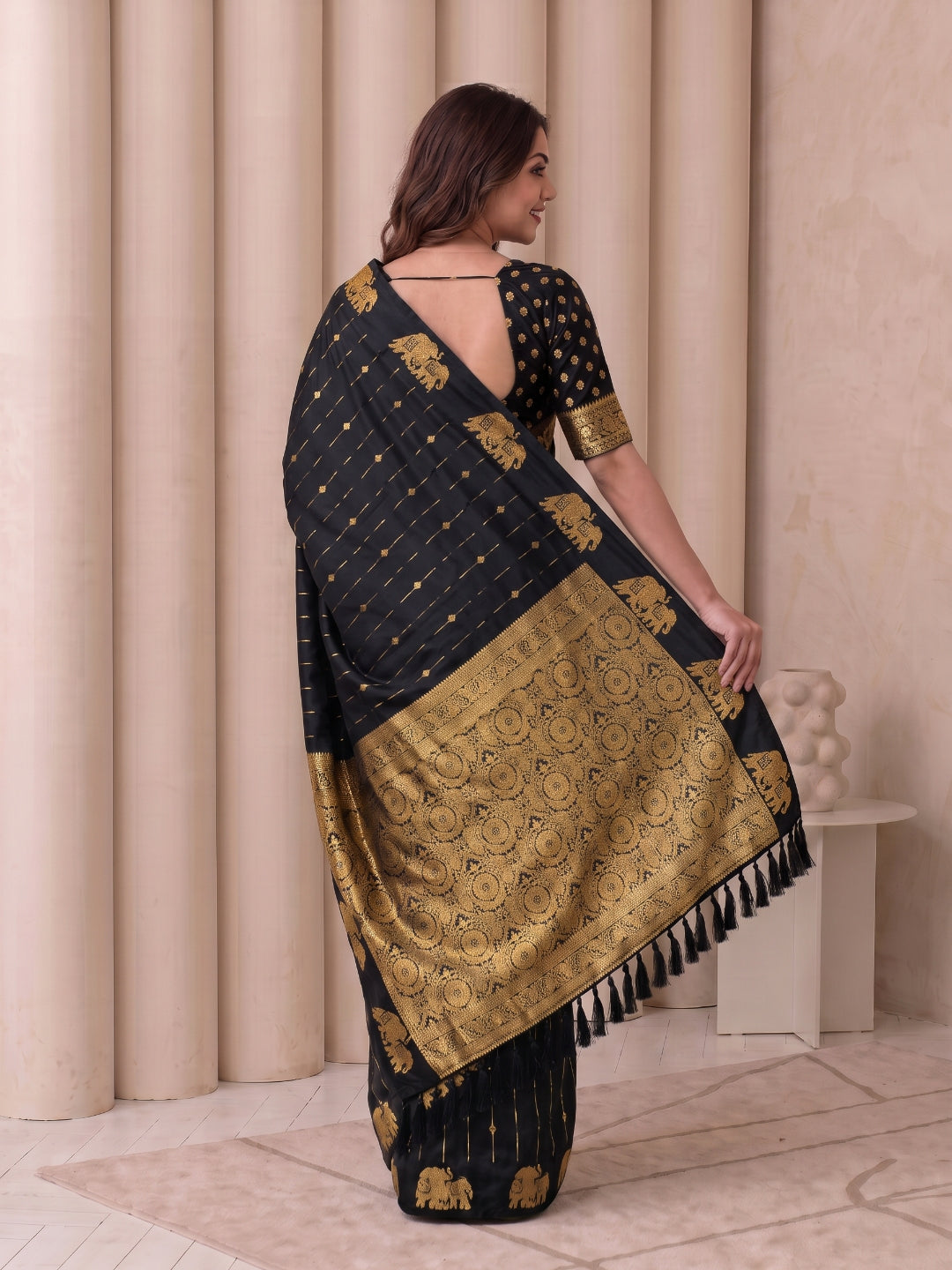 Women's Soft Silk Saree With Unstitched Blouse Piece