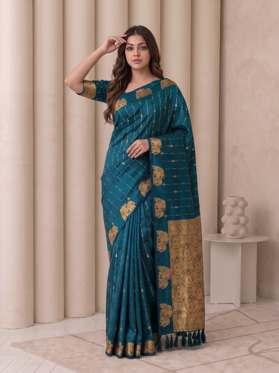 Women's Soft Silk Saree With Unstitched Blouse Piece