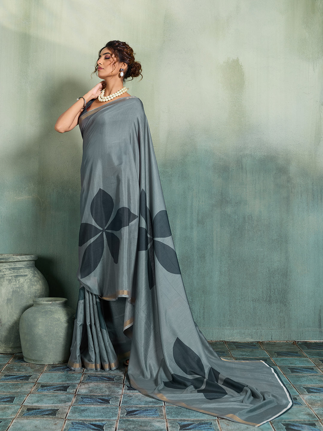 Women's Cotton Saree With Unstitched Blouse Piece