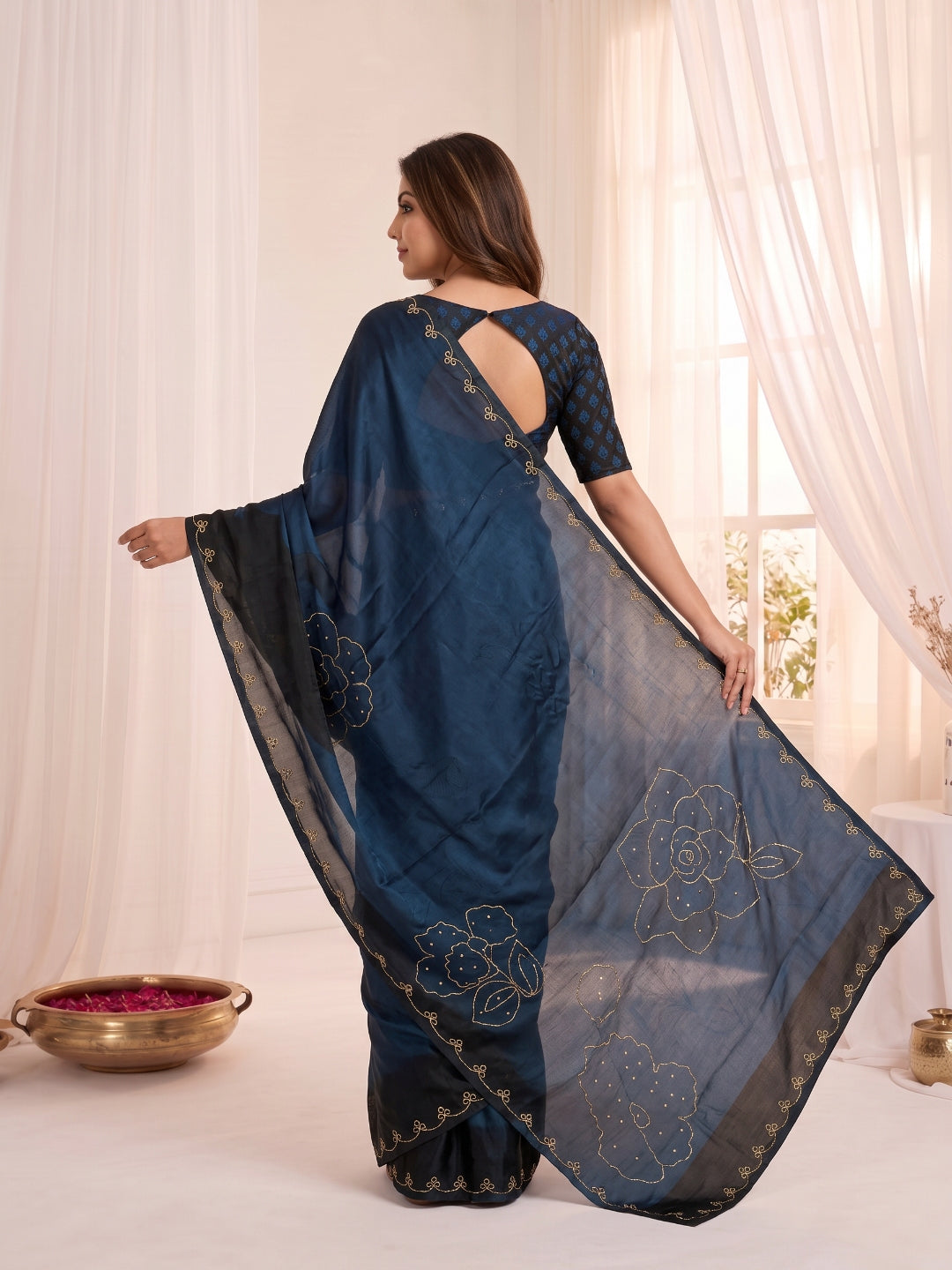 Women's Fendy Satin Saree With Unstitched Blouse Piece