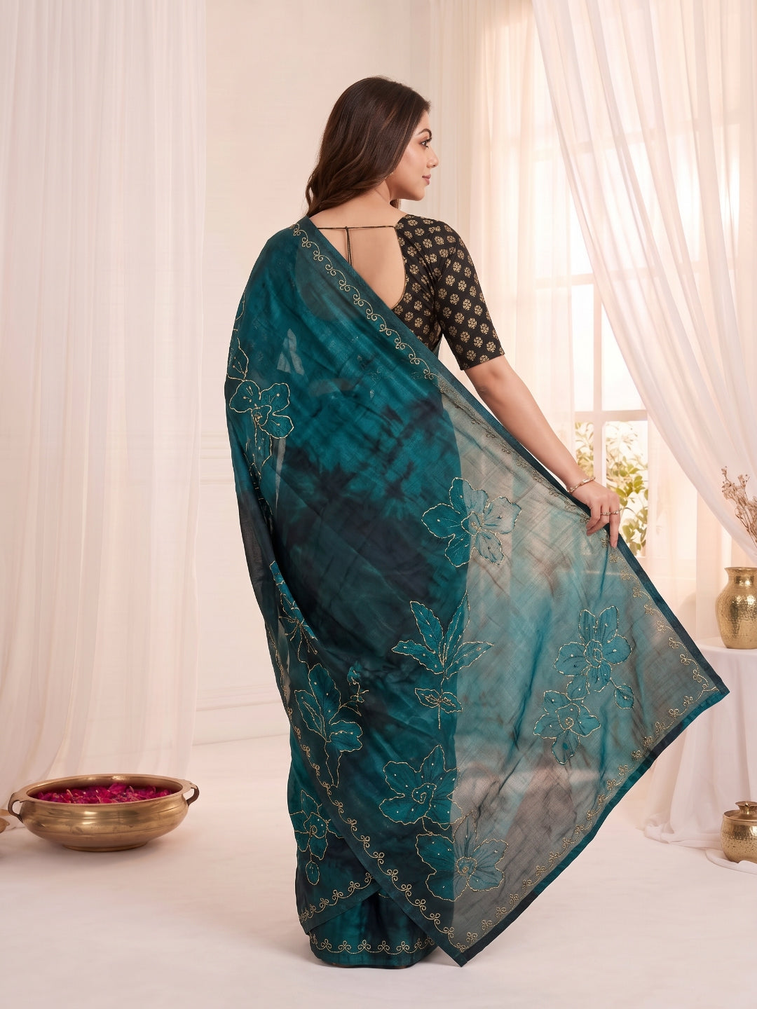 Women's Fendy Satin Saree With Unstitched Blouse Piece