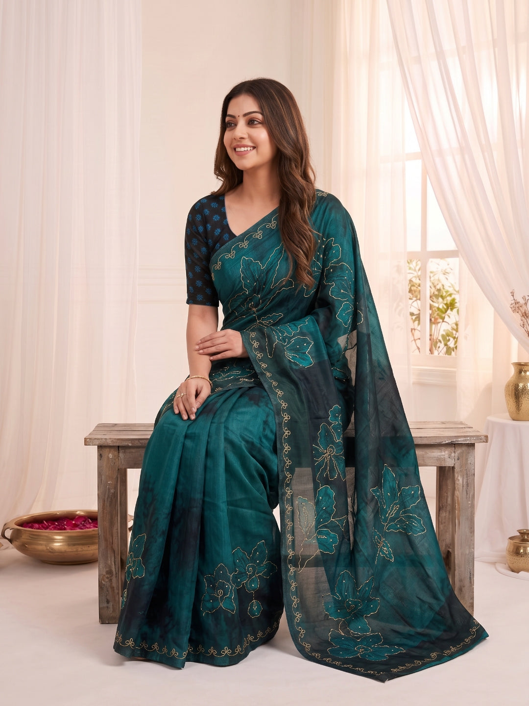 Women's Fendy Satin Saree With Unstitched Blouse Piece
