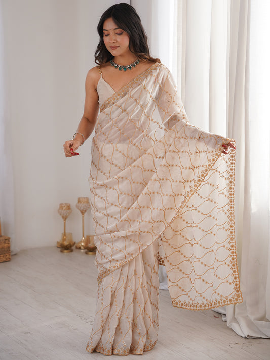 Women's Fendy Saree With Unstitched Blouse Piece