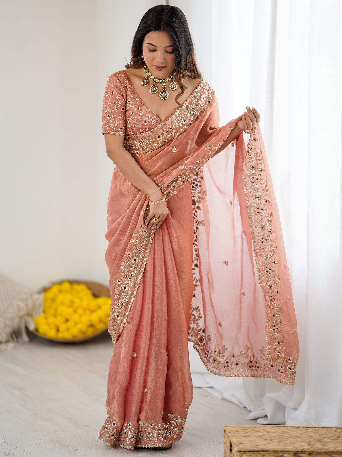 Women's Fendy Chiffon Saree With Unstitched Blouse Piece