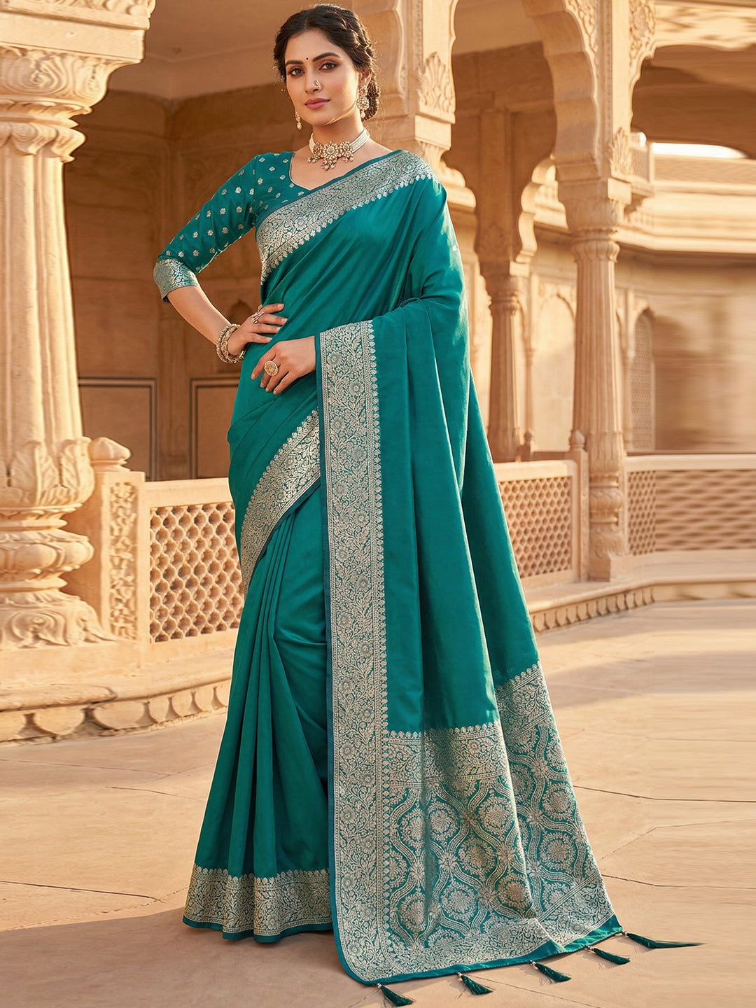 Women's Banarasi Silk Saree With Unstitched Blouse Piece