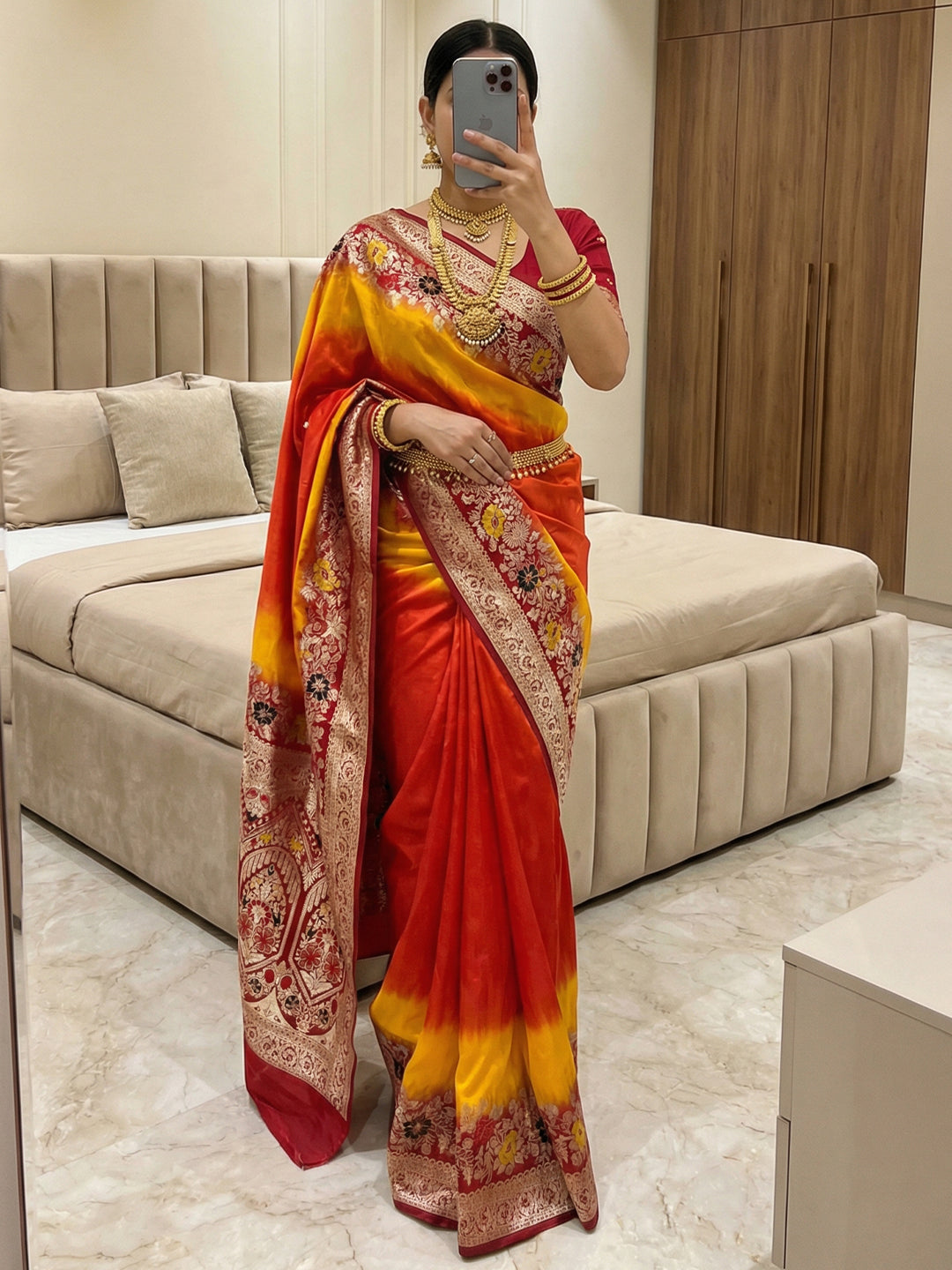 Women's Viscose Dola Silk Saree With Unstitched Blouse Piece