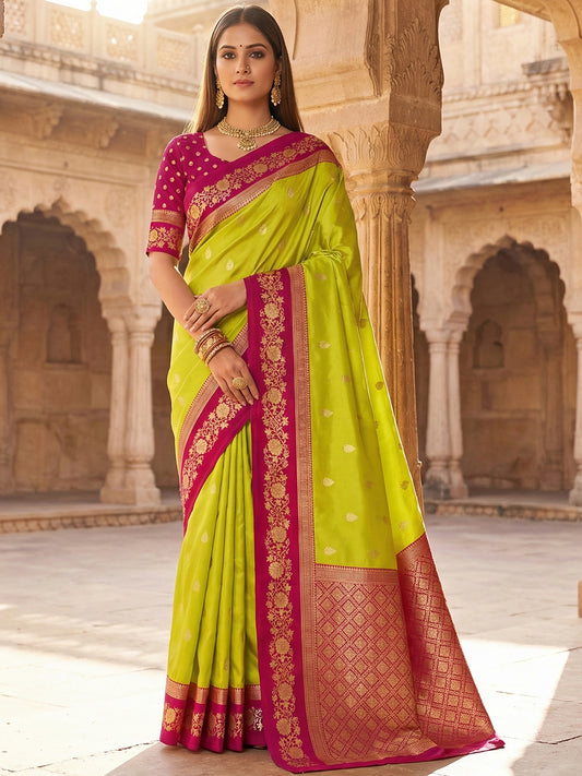 Women's Banarasi Silk Saree With Unstitched Blouse Piece