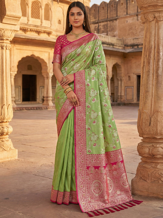 Women's Banarasi Silk Saree With Unstitched Blouse Piece