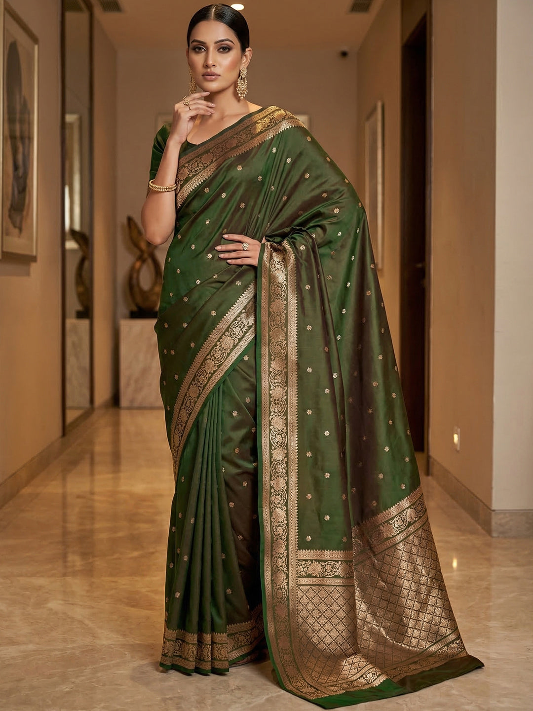 Women's Banarasi Silk Saree With Unstitched Blouse Piece