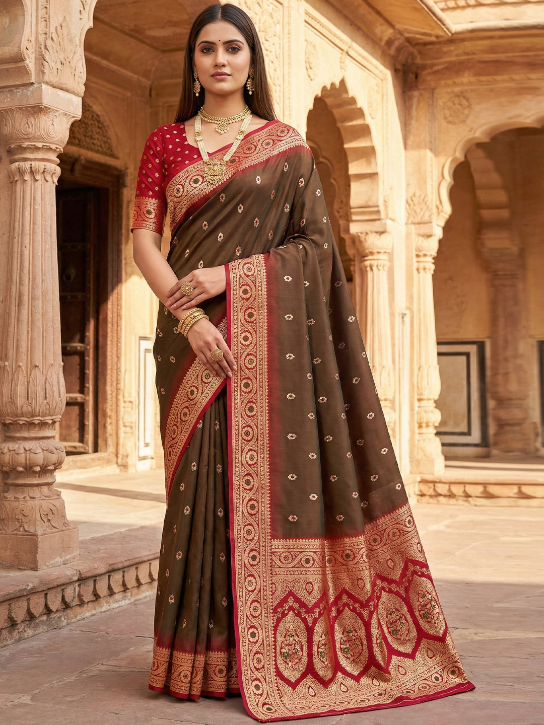 Women's Banarasi Silk Saree With Unstitched Blouse Piece
