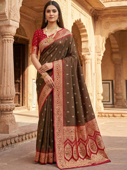 Women's Banarasi Silk Saree With Unstitched Blouse Piece