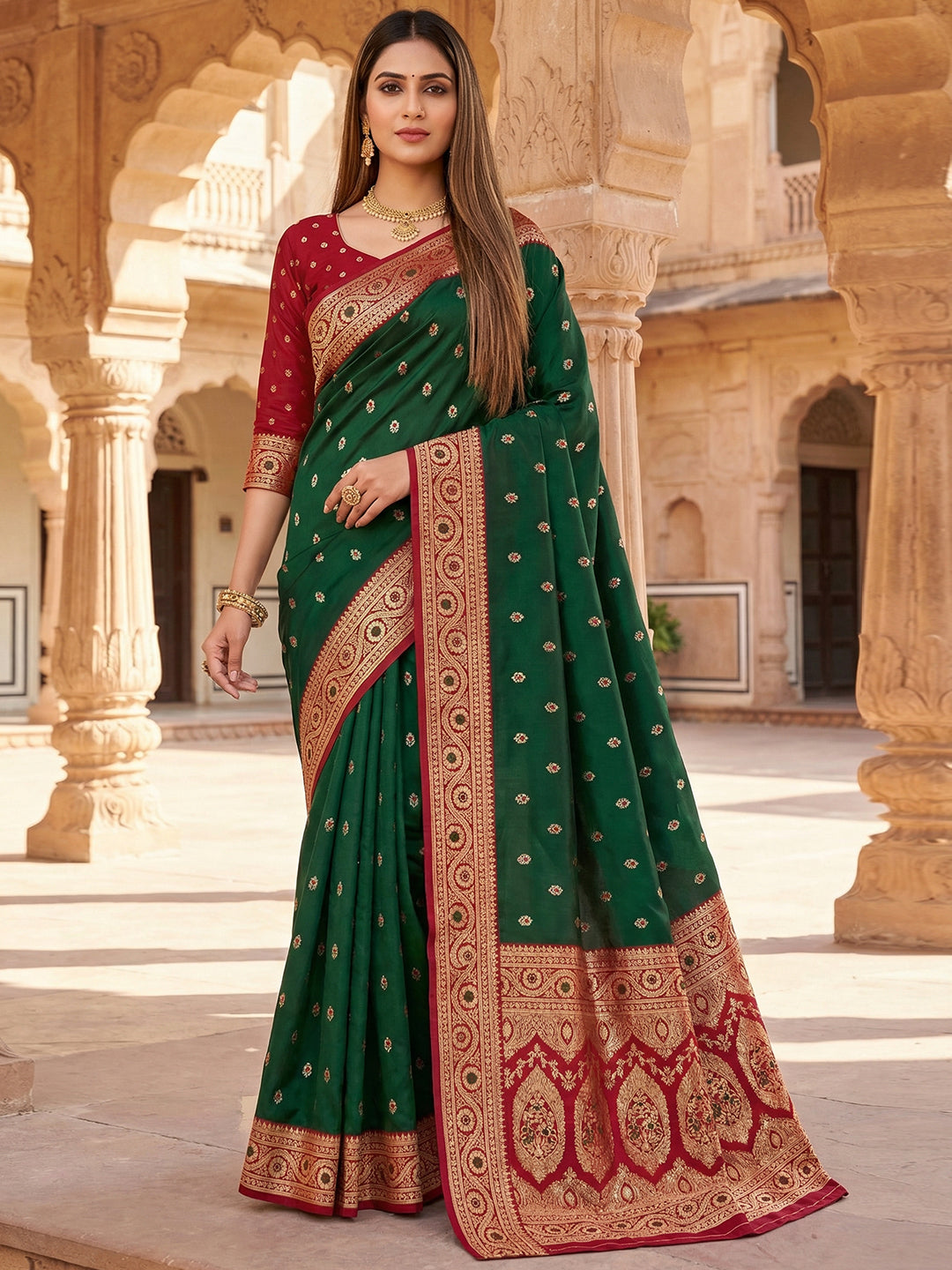 Women's Banarasi Silk Saree With Unstitched Blouse Piece