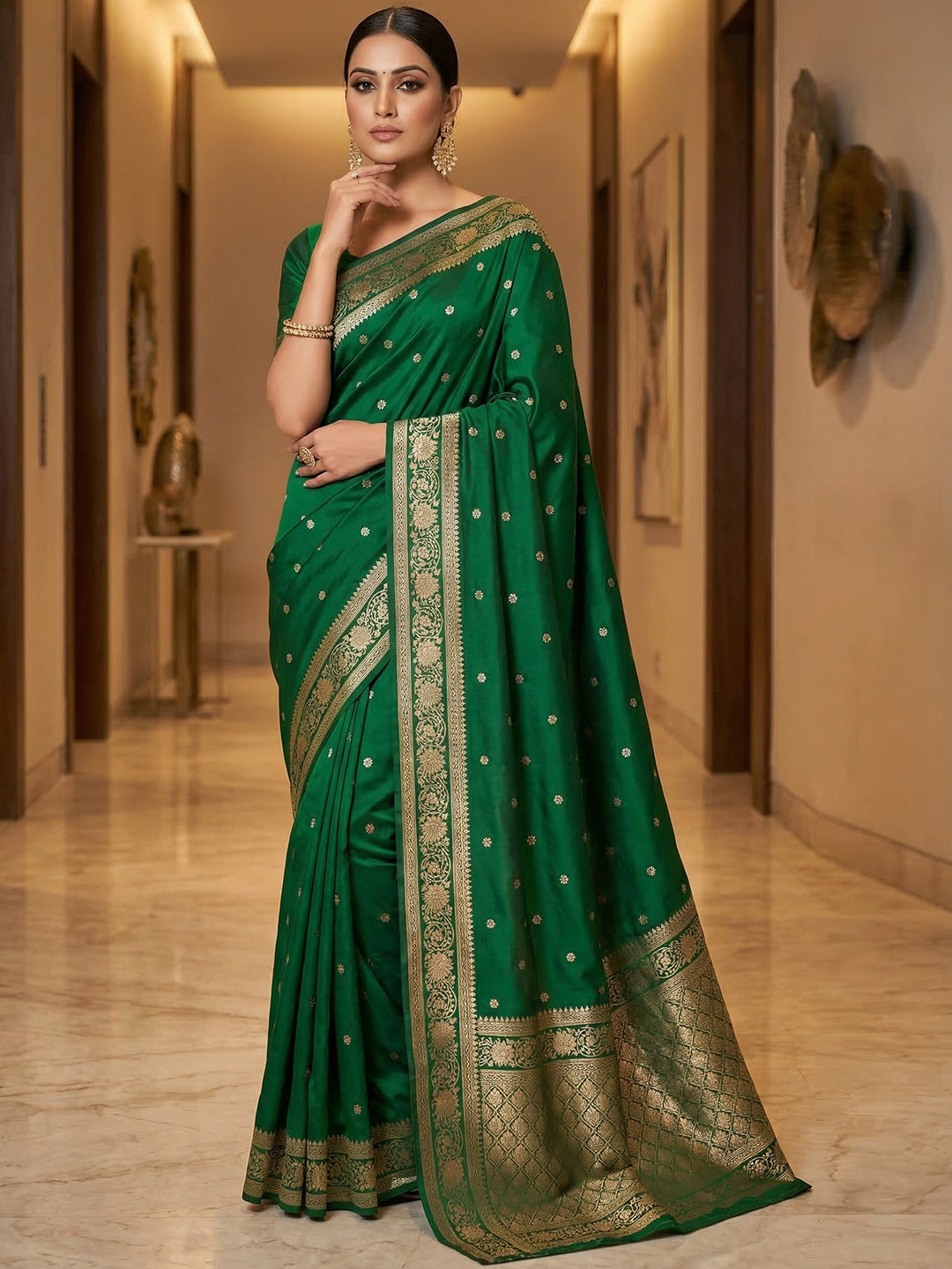 Women's Banarasi Silk Saree With Unstitched Blouse Piece