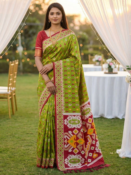 Women's Ikkat Patola Saree With Unstitched Blouse Piece