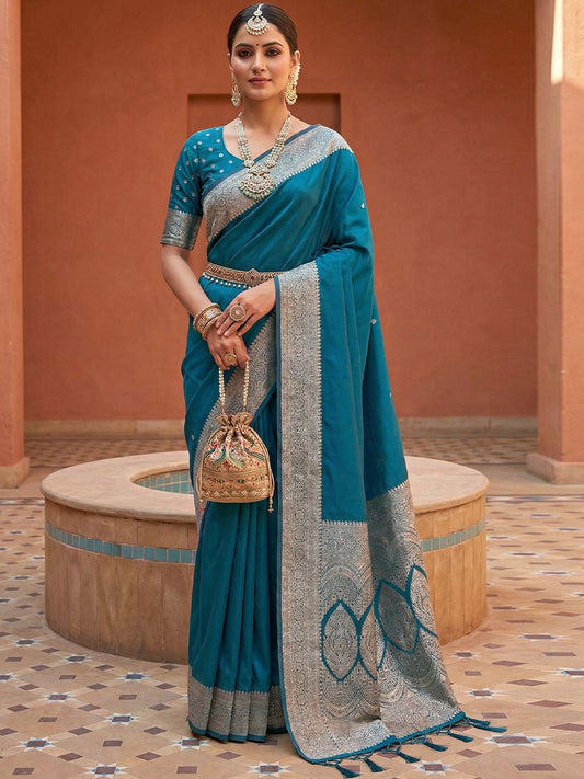 Women's Banarasi Silk Saree With Unstitched Blouse Piece