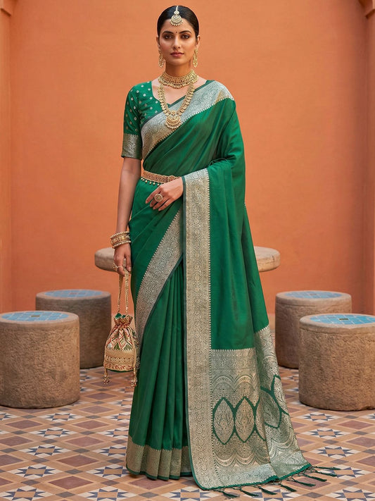 Women's Banarasi Silk Saree With Unstitched Blouse Piece