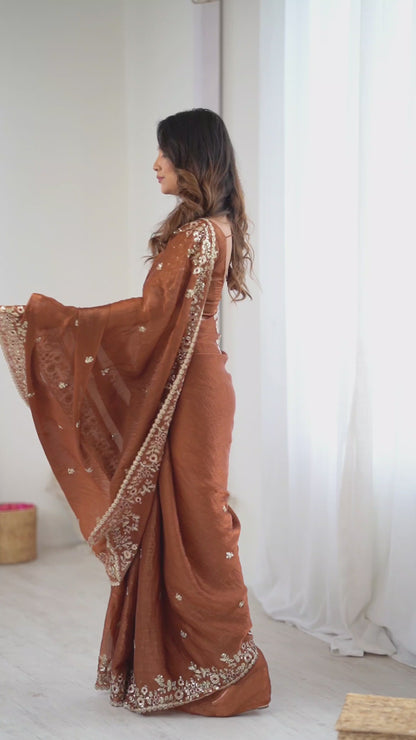 Women's Fendy Chiffon Saree With Unstitched Blouse Piece